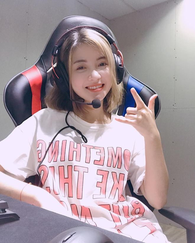 Cô bạn streamer mới toanh gây ấn tượng với vẻ ngoài xinh như hot girl Hàn Quốc