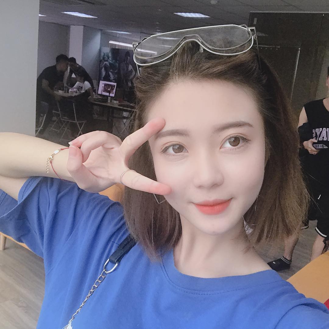 Cô bạn streamer mới toanh gây ấn tượng với vẻ ngoài xinh như hot girl Hàn Quốc