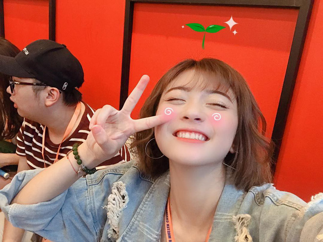 Cô bạn streamer mới toanh gây ấn tượng với vẻ ngoài xinh như hot girl Hàn Quốc