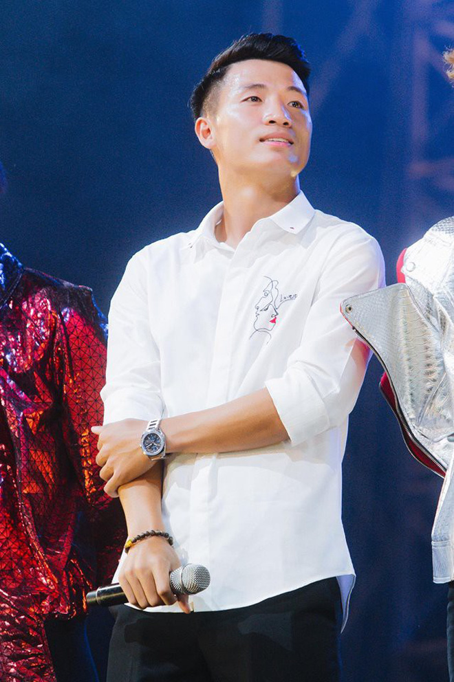 Bùi Tiến Dũng chính thức thừa nhận đã có bạn gái vào sinh nhật 23 tuổi