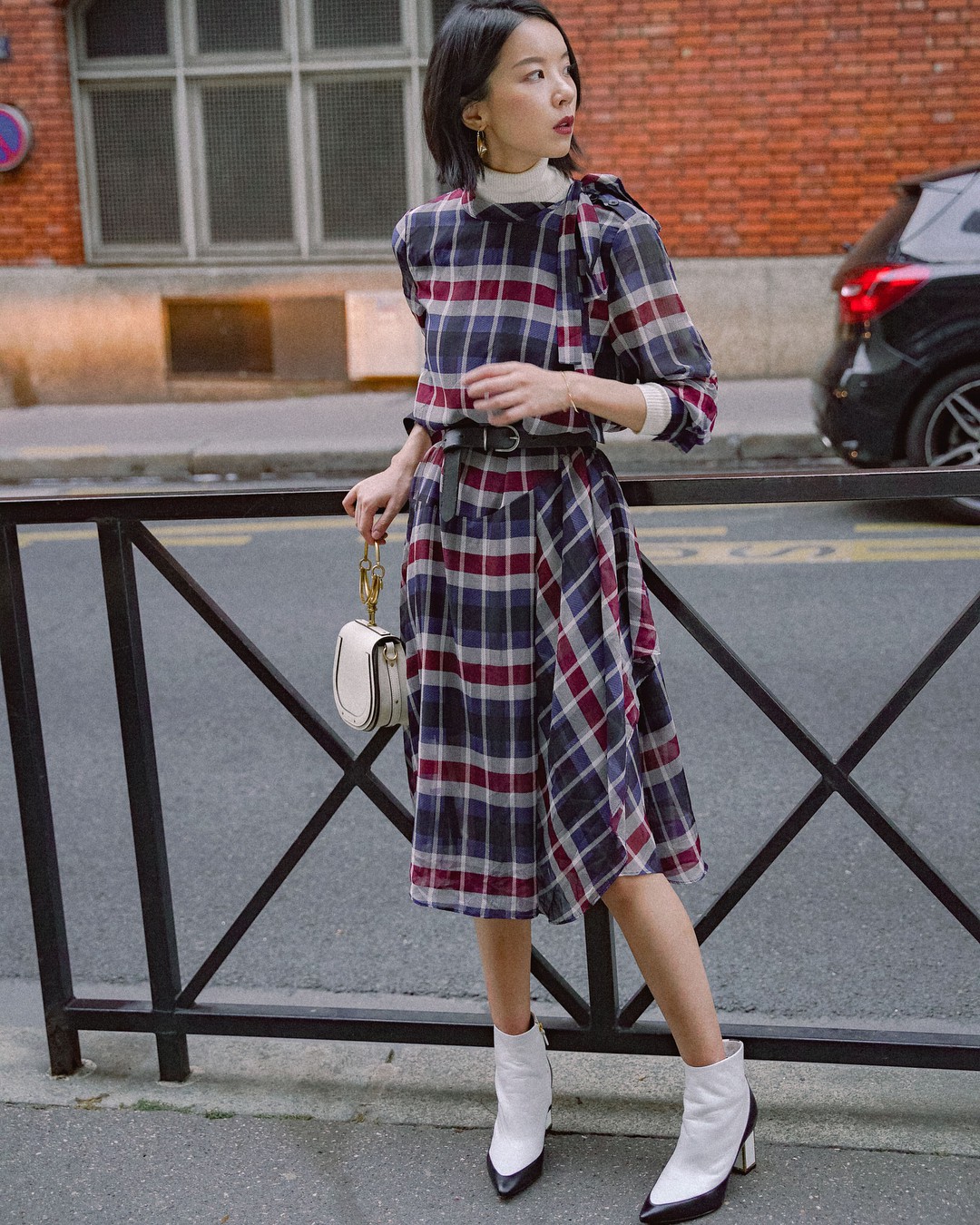 Diện váy suốt nhưng các nàng đã biết 5 công thức biến hóa xinh ngất ngây với item đậm chất nữ tính này chưa?