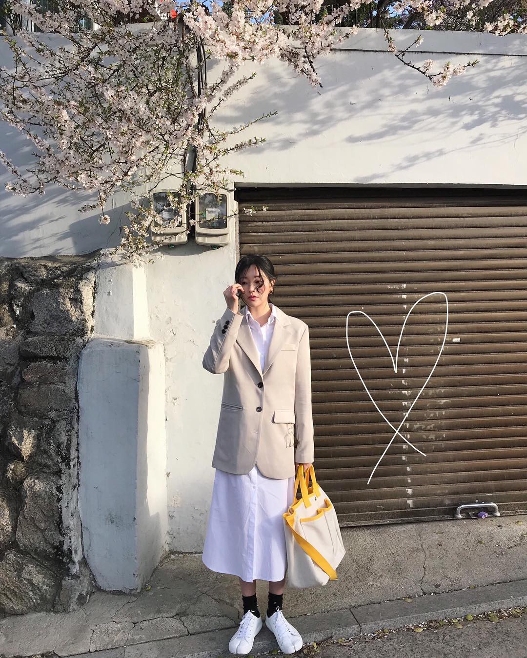 Diện váy suốt nhưng các nàng đã biết 5 công thức biến hóa xinh ngất ngây với item đậm chất nữ tính này chưa?