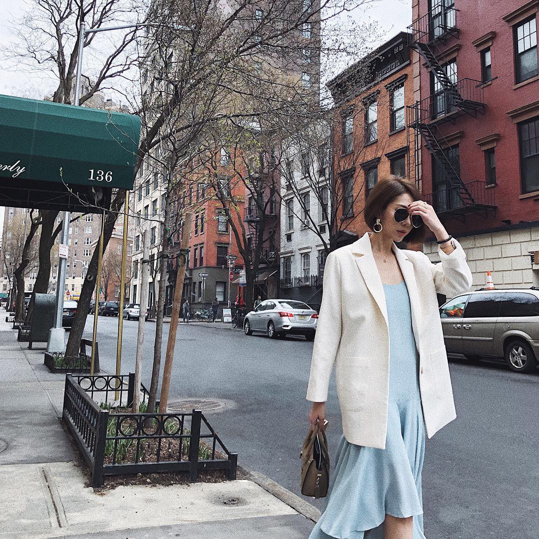 Diện váy suốt nhưng các nàng đã biết 5 công thức biến hóa xinh ngất ngây với item đậm chất nữ tính này chưa?