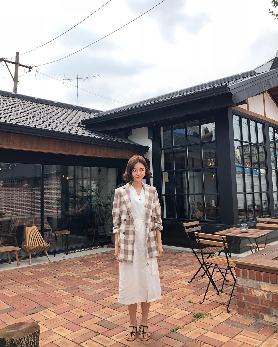 Diện váy suốt nhưng các nàng đã biết 5 công thức biến hóa xinh ngất ngây với item đậm chất nữ tính này chưa?