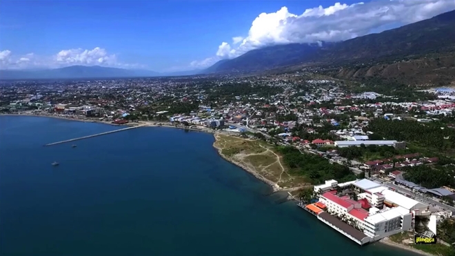 Những hình ảnh không thể tin nổi trước và sau thảm họa kép tại Indonesia