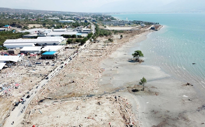 Những hình ảnh không thể tin nổi trước và sau thảm họa kép tại Indonesia