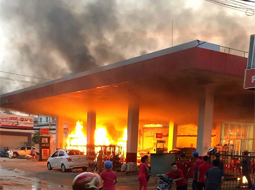 Nghi can gây cháy cây xăng ở Sài Gòn là thợ khoan bêtông