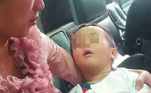 Một bé tổn thương não, 2 bé tử vong vì hành động trêu chọc sai lầm của người lớn