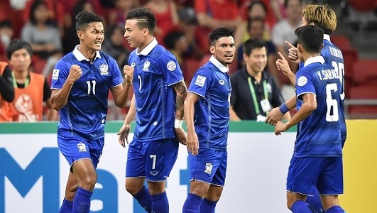 Thái Lan trảm 12 trụ cột, triệu tập nhiều Tây trước AFF Cup