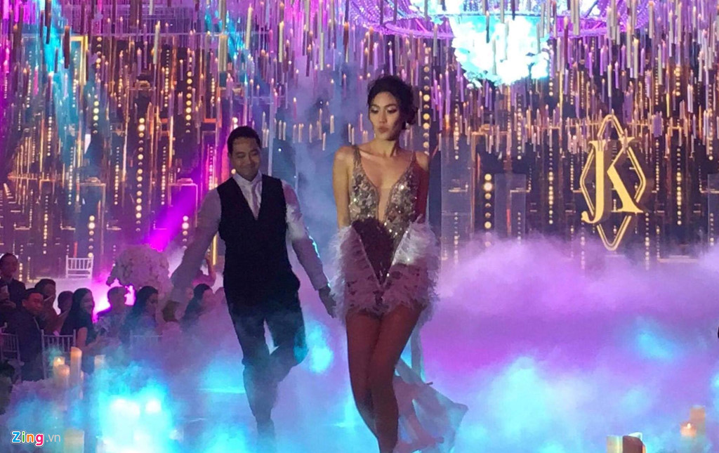 Lan Khuê và ông xã doanh nhân nhảy sôi động trong lễ cưới