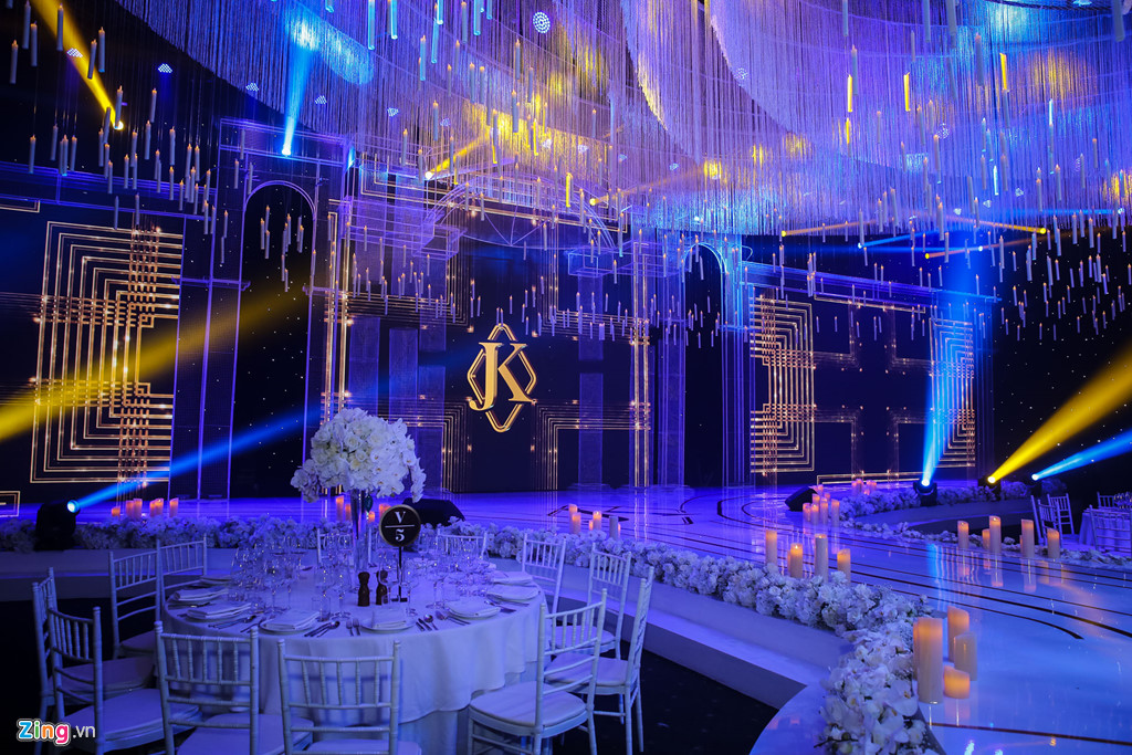 Lan Khuê và ông xã doanh nhân nhảy sôi động trong lễ cưới