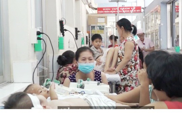 Bác sĩ chỉ rõ dấu hiệu cần đưa trẻ mắc tay chân miệng đi viện ngay lập tức, tránh tử vong