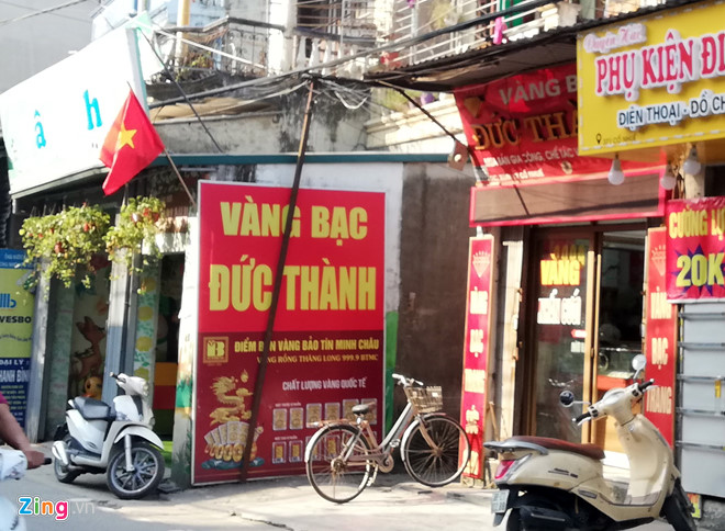 Bà chủ tiệm vàng truy đuổi thanh niên cướp giật dây chuyền