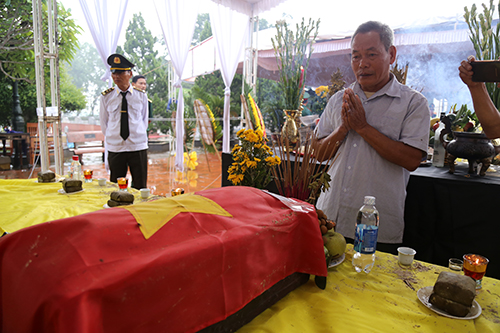 Đưa hài cốt liệt sĩ về quê sau 50 năm nằm ở hàng rào điện tử McNamara