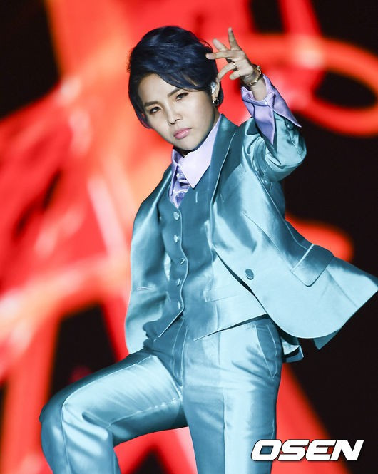 Vũ Cát Tường mang quà sinh nhật 26 tuổi gây tranh cãi lên sân khấu Asia Song Festival 2018