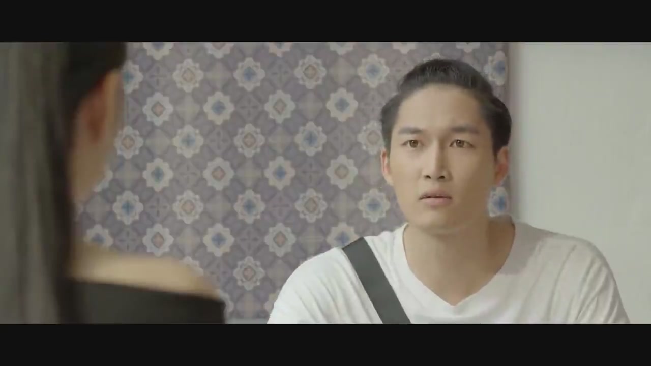 Phim Yêu thì ghét thôi tập 10: Chí Trung khuyên vợ mặc quần áo đi dự đám tang đến thăm Quang Thắng Phim Yêu thì ghét thôi tập 10: Chí Trung khuyên vợ mặc quần áo đi dự đám tang đến thăm Quang Thắng