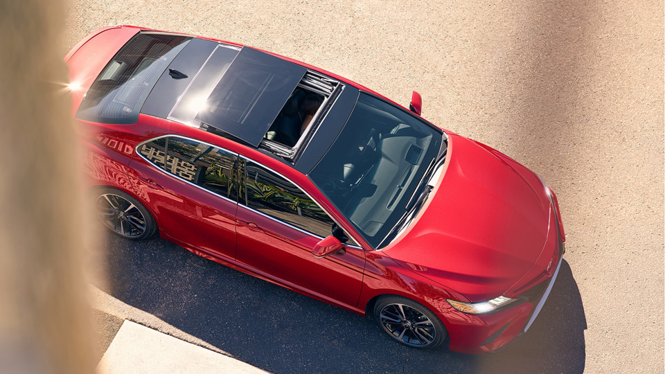 Toyota Camry trở lại châu Âu với động cơ hybrid