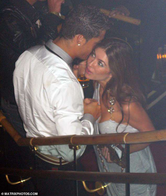 Ronaldo phủ nhận toàn bộ cáo buộc hiếp dâm năm 2009