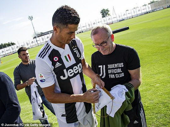 Ronaldo phủ nhận toàn bộ cáo buộc hiếp dâm năm 2009