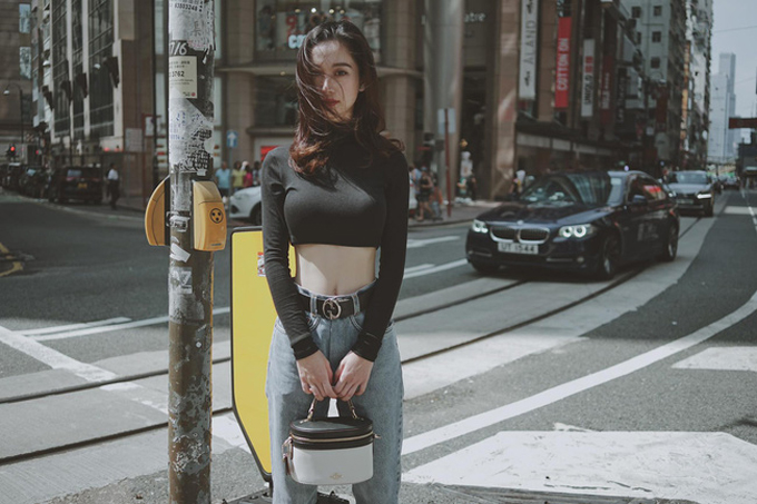 Sao Việt chọn áo crop-top tạo điểm nhấn cho street style