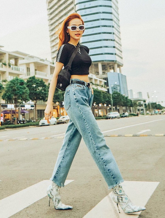 Sao Việt chọn áo crop-top tạo điểm nhấn cho street style