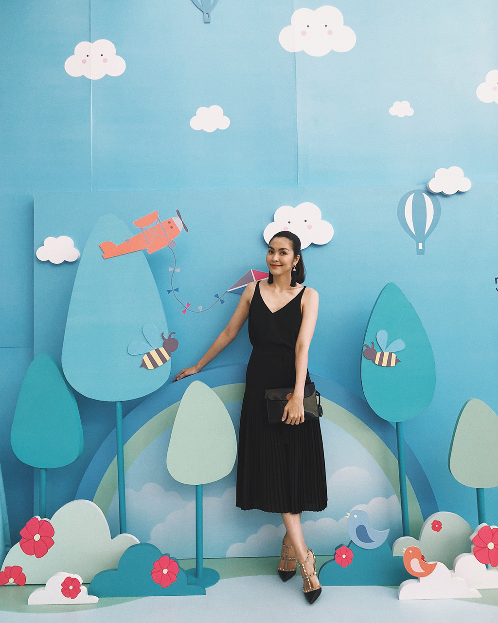 Hà Tăng trở lại đường đua street style sau khi sinh hai con