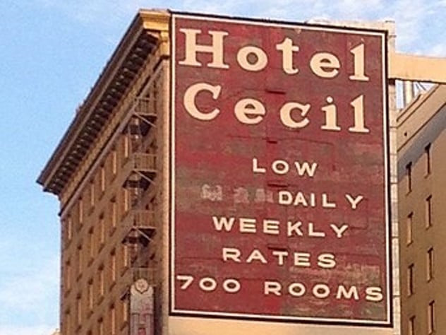 Loạt vụ tự tử kinh hoàng tại khách sạn ma ám của Mỹ