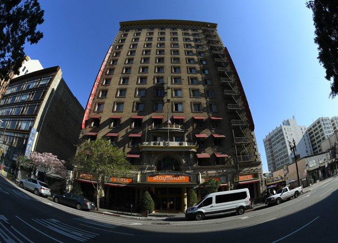 Loạt vụ tự tử kinh hoàng tại khách sạn ma ám của Mỹ