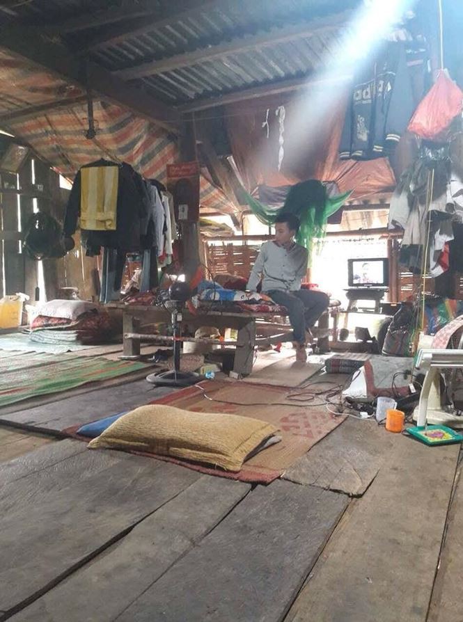 Rơi nước mắt với gia cảnh nam sinh bị trường Sỹ quan Thông tin trả về