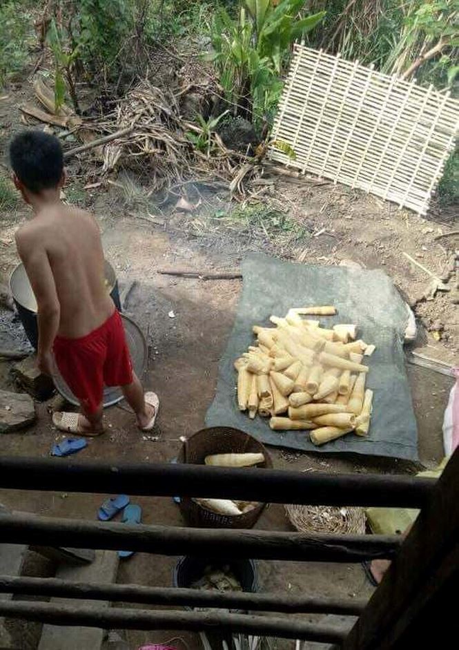 Rơi nước mắt với gia cảnh nam sinh bị trường Sỹ quan Thông tin trả về