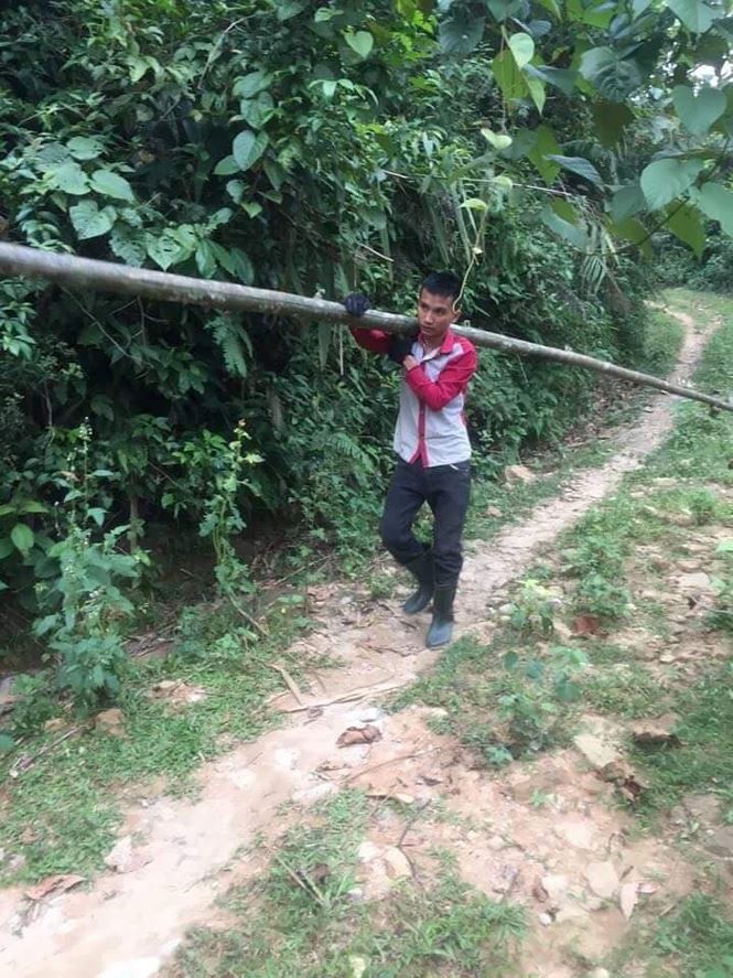 Rơi nước mắt với gia cảnh nam sinh bị trường Sỹ quan Thông tin trả về