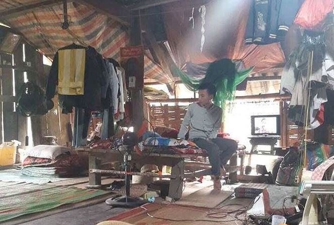 Rơi nước mắt với gia cảnh nam sinh bị trường Sỹ quan Thông tin trả về