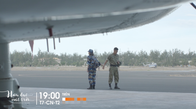 Hậu duệ mặt trời tập 7-8: Hoài Phương gặp nguy hiểm, Bảo Huy nhận lệnh bắt Duy Kiên Hậu duệ mặt trời tập 7-8: Hoài Phương gặp nguy hiểm, Bảo Huy nhận lệnh bắt Duy Kiên