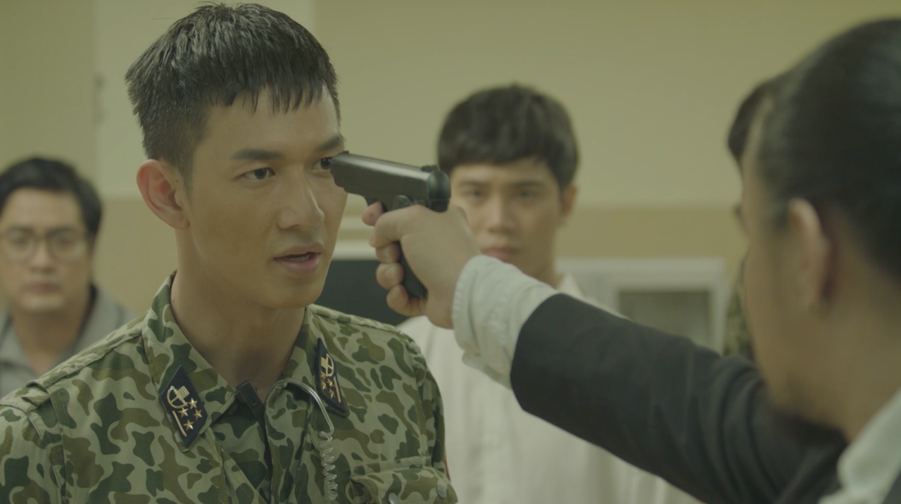 Hậu duệ mặt trời tập 7-8: Hoài Phương gặp nguy hiểm, Bảo Huy nhận lệnh bắt Duy Kiên Hậu duệ mặt trời tập 7-8: Hoài Phương gặp nguy hiểm, Bảo Huy nhận lệnh bắt Duy Kiên