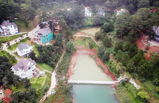 Clip: Xót lòng nhìn thắng cảnh hồ Tuyền Lâm bị băm nát