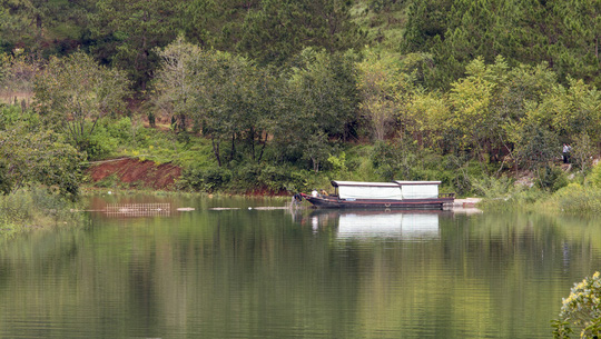 Clip: Xót lòng nhìn thắng cảnh hồ Tuyền Lâm bị băm nát