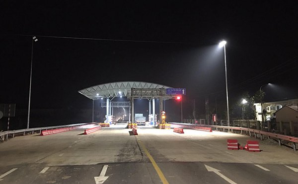 Thông cầu BOT ngàn tỷ, dân Hà Nội-Phú Thọ đỡ mất phí, chờ phà