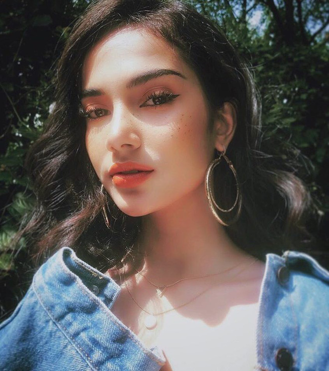 4 bông hồng lai hứa hẹn sẽ nổi đình đám trên mạng xã hội Việt