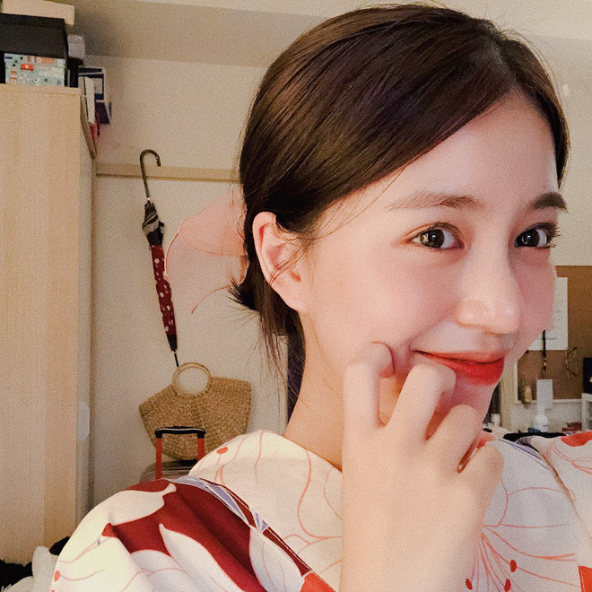 Mùa đánh son màu đậm đã đến và đây là 4 kiểu đánh mắt đơn giản nhưng đẹp long lanh để bạn kết hợp cùng