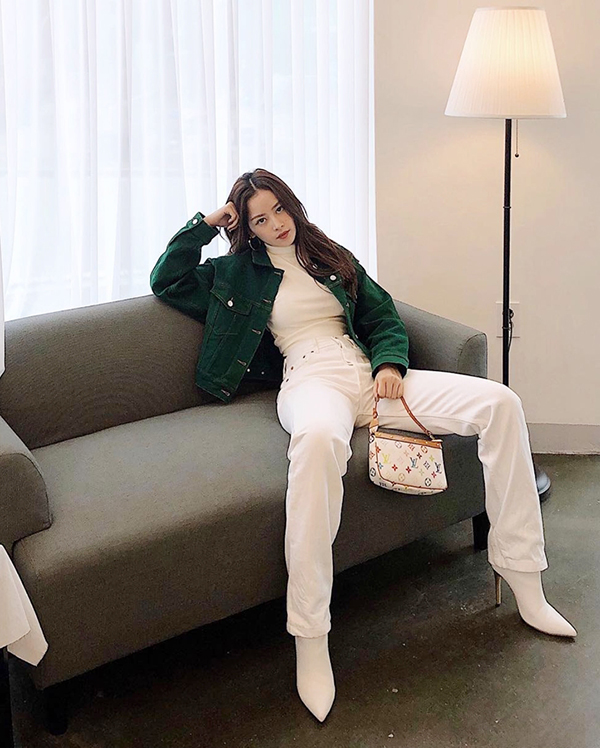 Phối đồ chớm thu sành điệu như sao Việt