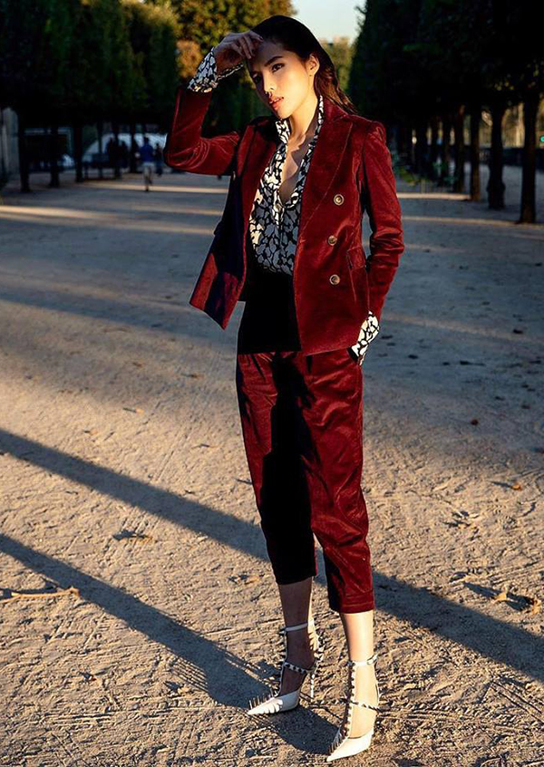 Phối đồ chớm thu sành điệu như sao Việt