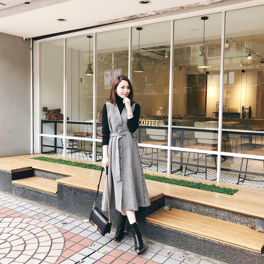 Váy/chân váy mix cùng boots: Công thức mùa lạnh năm nào cũng hot nhưng mặc thế nào để vừa đẹp lại tôn dáng?