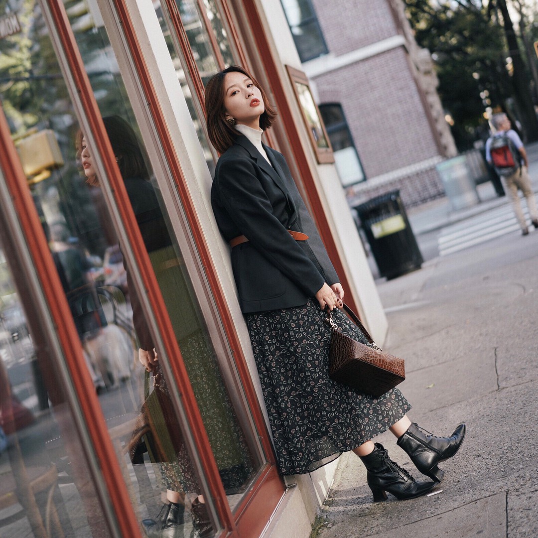 Váy/chân váy mix cùng boots: Công thức mùa lạnh năm nào cũng hot nhưng mặc thế nào để vừa đẹp lại tôn dáng?