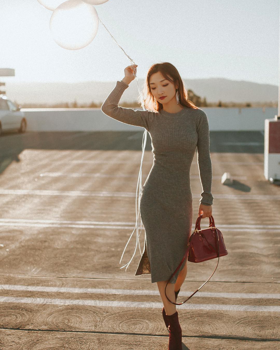 Váy/chân váy mix cùng boots: Công thức mùa lạnh năm nào cũng hot nhưng mặc thế nào để vừa đẹp lại tôn dáng?