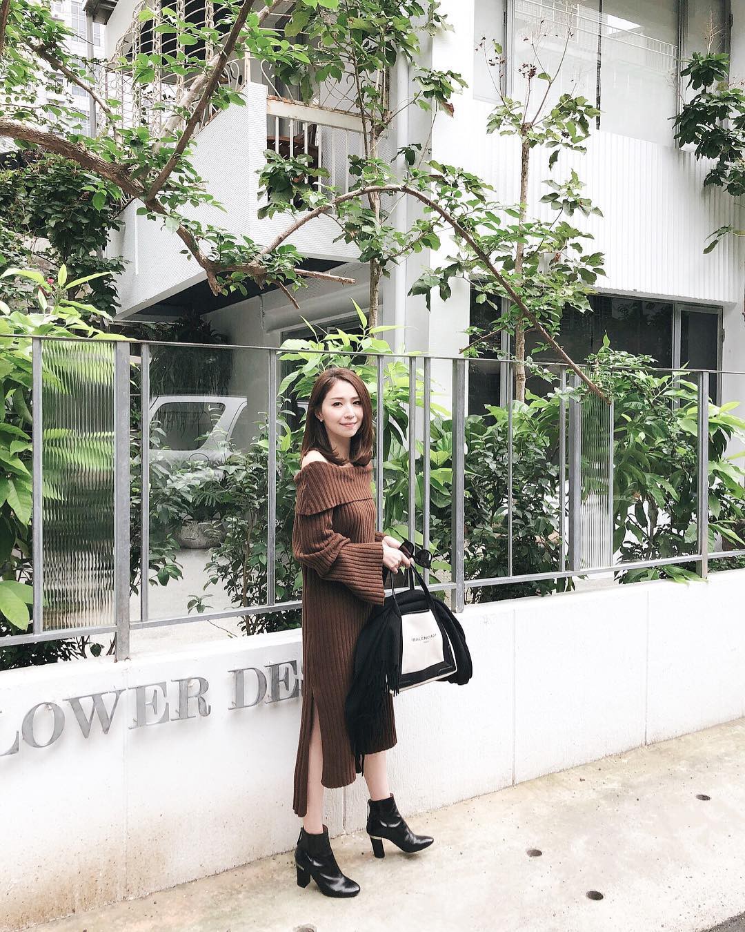 Váy/chân váy mix cùng boots: Công thức mùa lạnh năm nào cũng hot nhưng mặc thế nào để vừa đẹp lại tôn dáng?