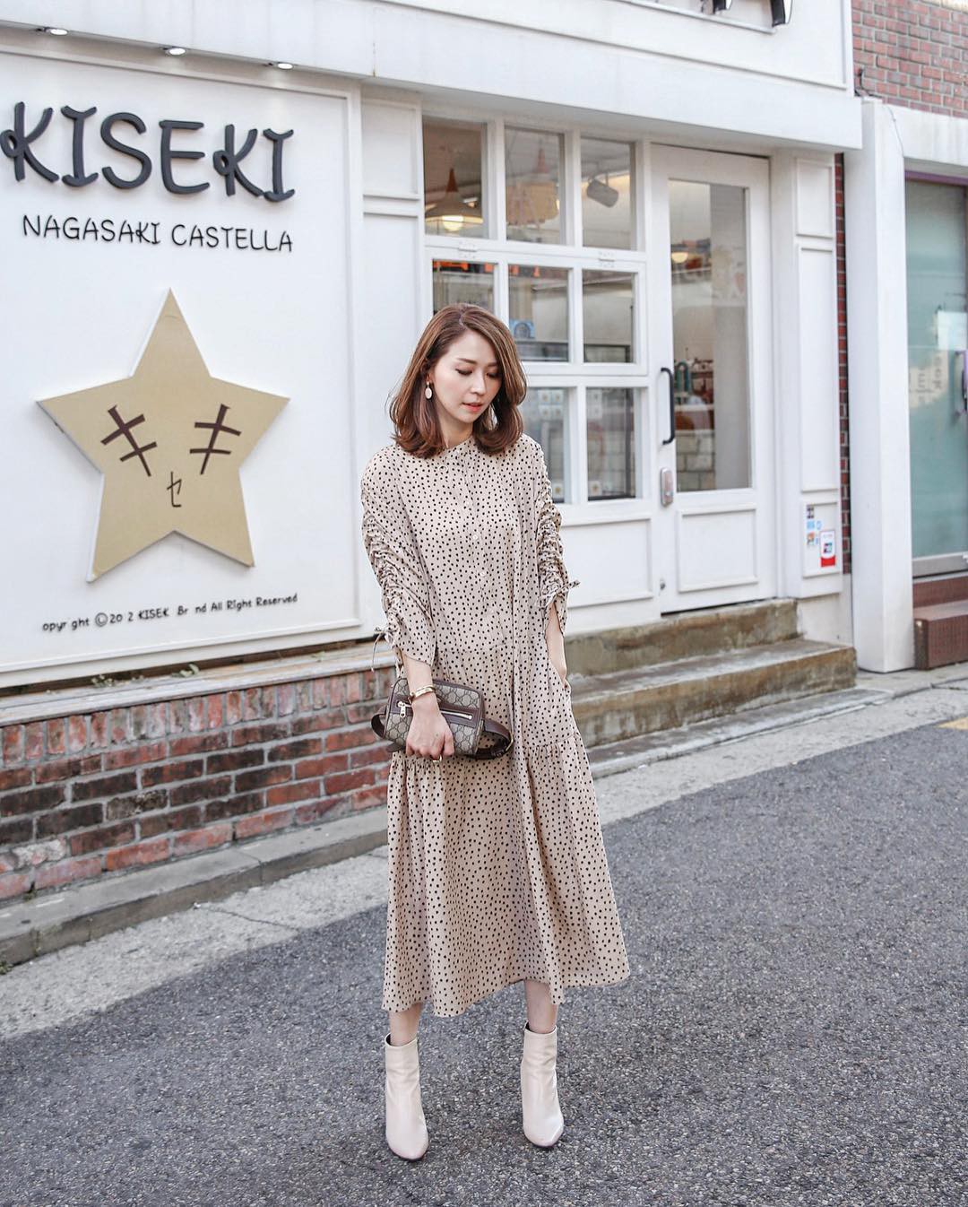 Váy/chân váy mix cùng boots: Công thức mùa lạnh năm nào cũng hot nhưng mặc thế nào để vừa đẹp lại tôn dáng?