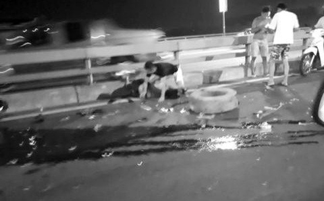 Hé lộ nguyên nhân chủ xe ô tô bị đâm chết khi thay lốp trên cầu Nhật Tân