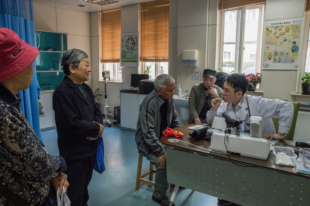 Khủng hoảng y tế Trung Quốc: Quá tải, bạo lực và mất niềm tin