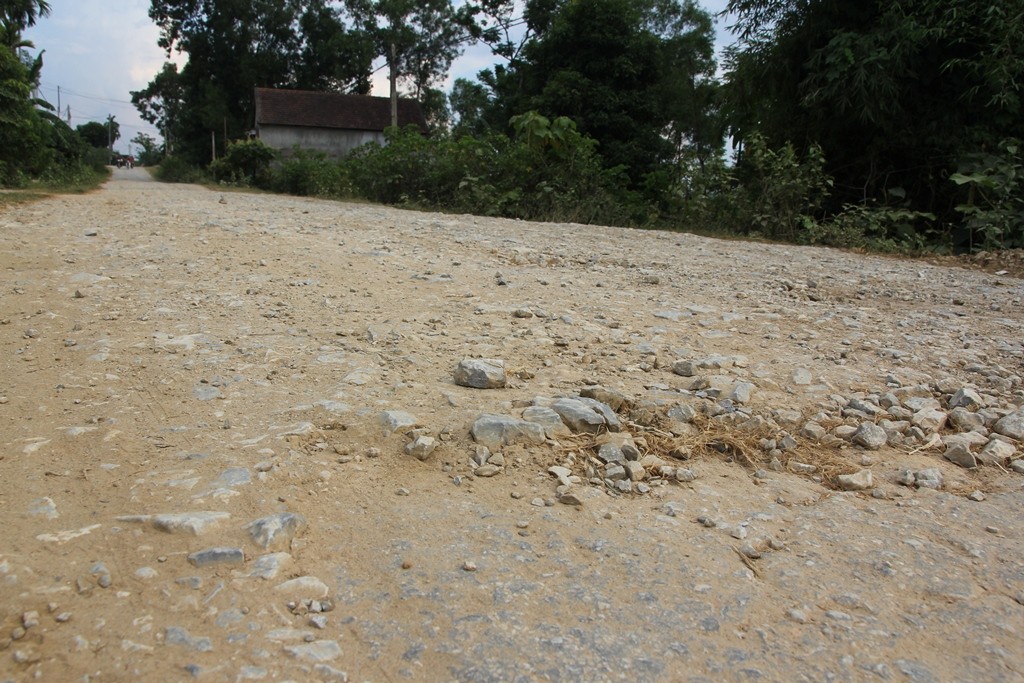 Đường gần 400 tỷ xuất hiện ổ voi, xuống cấp trầm trọng