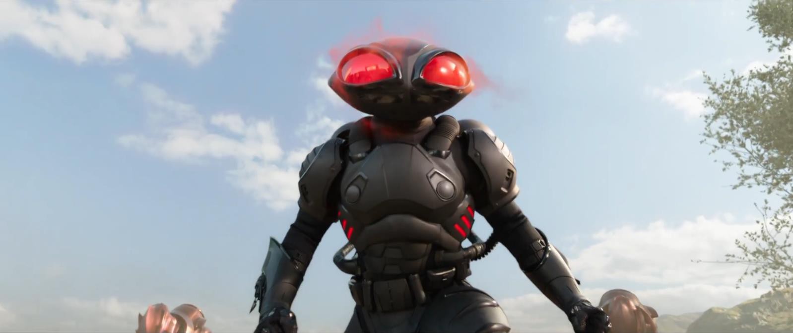 Fan hâm mộ Aquaman mãn nhãn với một loạt cảnh hành động của trailer mới tinh